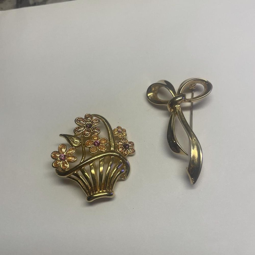 Lot of 2 Vintage Brooch Pins Signed Gold Tone - P.E.P. Bow AAi Flower Basket